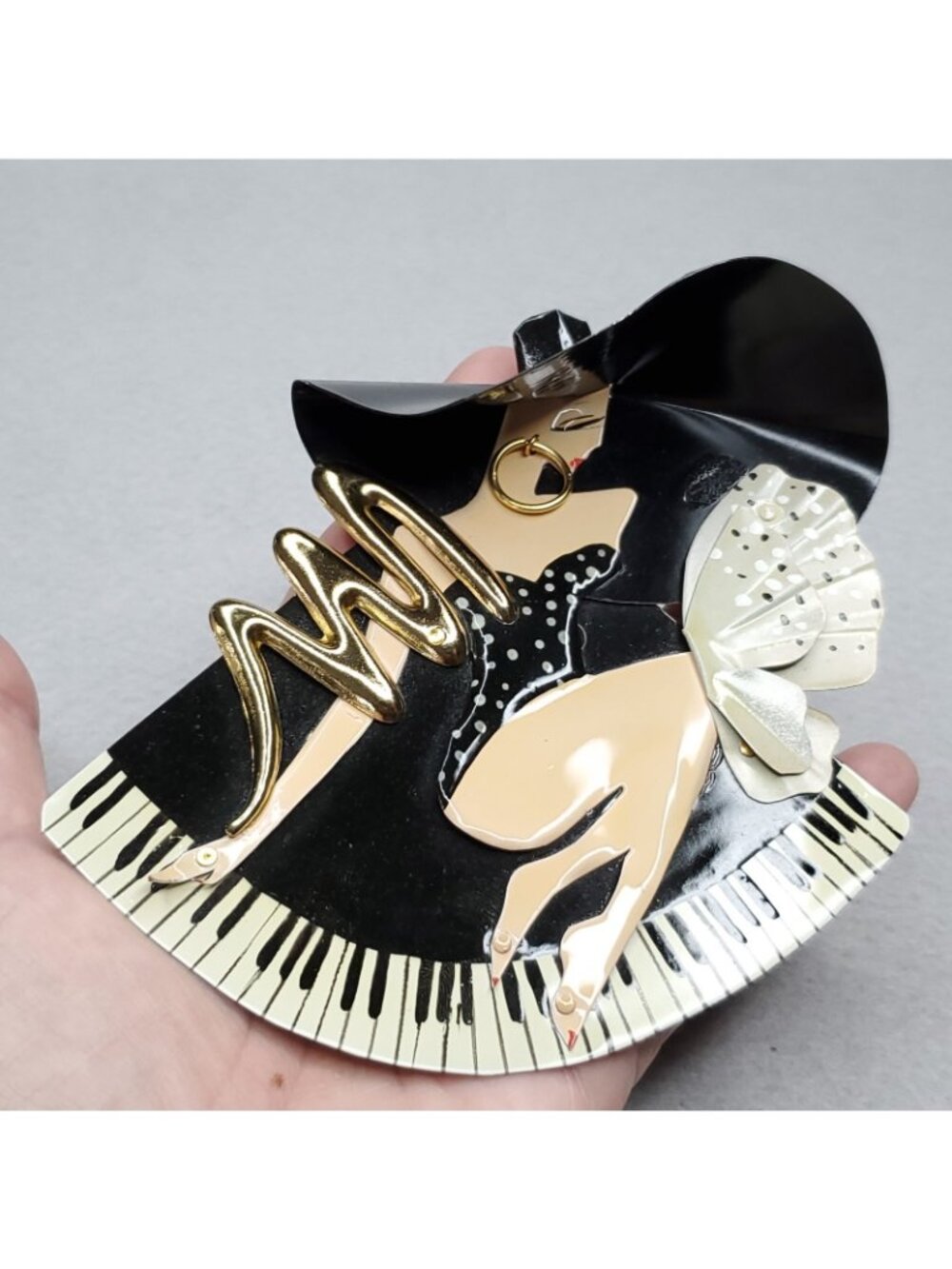 Vintage Brooch Statement Black Gold Tone Pin Up Women Piano Artisan Signed 4" - Picture 8 of 9